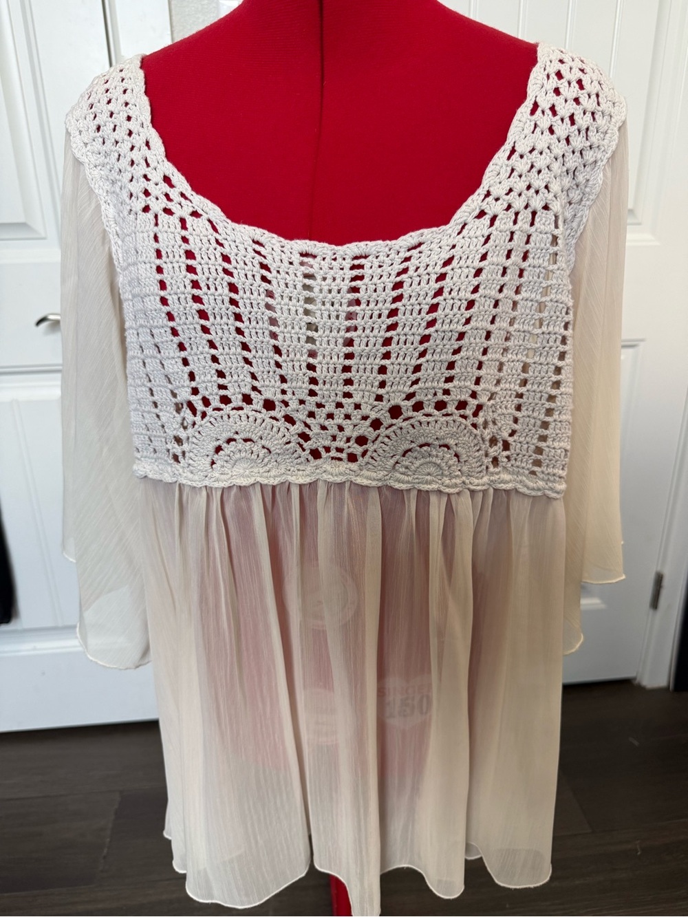 Roz & Ali Cream Crochet Yoke Chiffon Tunic scoop neckline Airy 3/4 sleeves Sz 2X